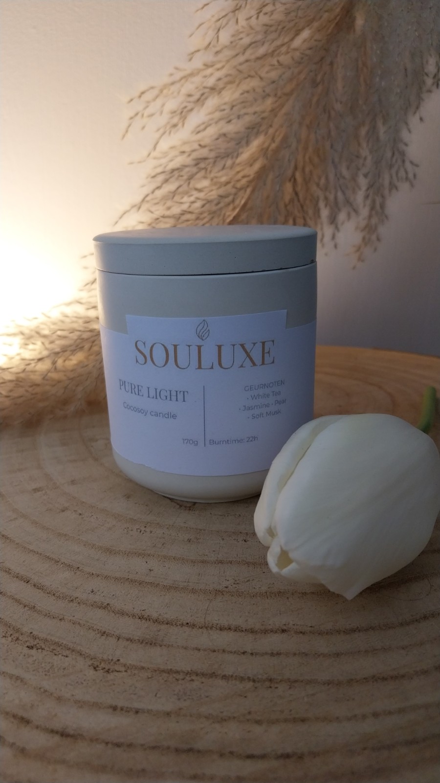 Handgemaakte cocosoy kaars - PURE LIGHT - 136333 Handgemaakte cocosoy kaars - PURE LIGHT