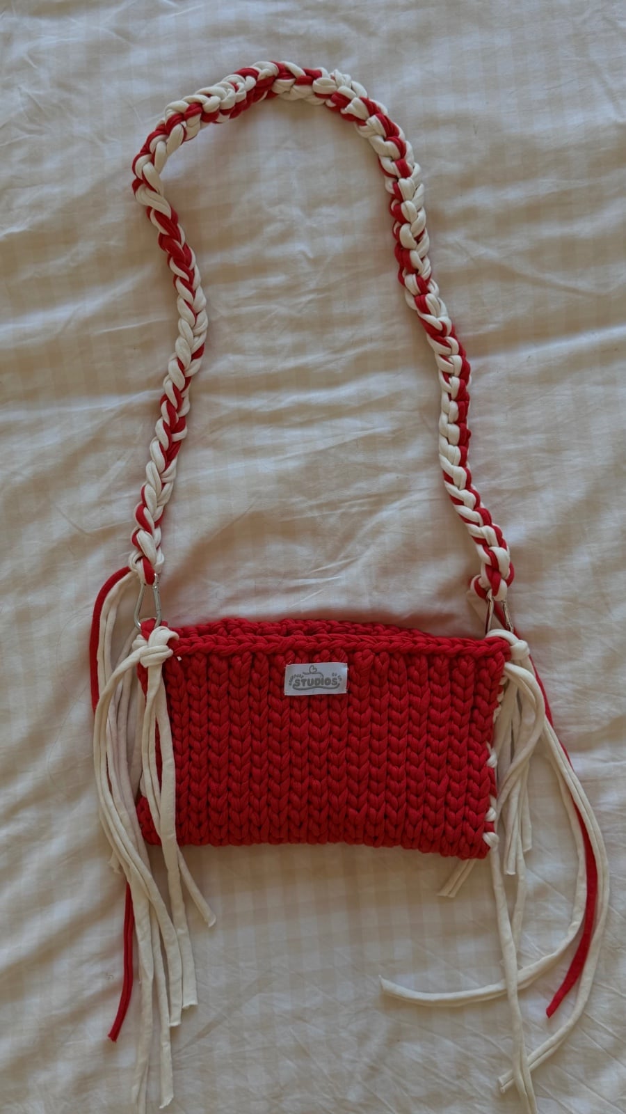 Cherry Fringe Bag – handgemaakte gehaakte schoudertas rood/ecru - 156190 Cherry Fringe Bag – handgemaakte gehaakte schoudertas rood/ecru