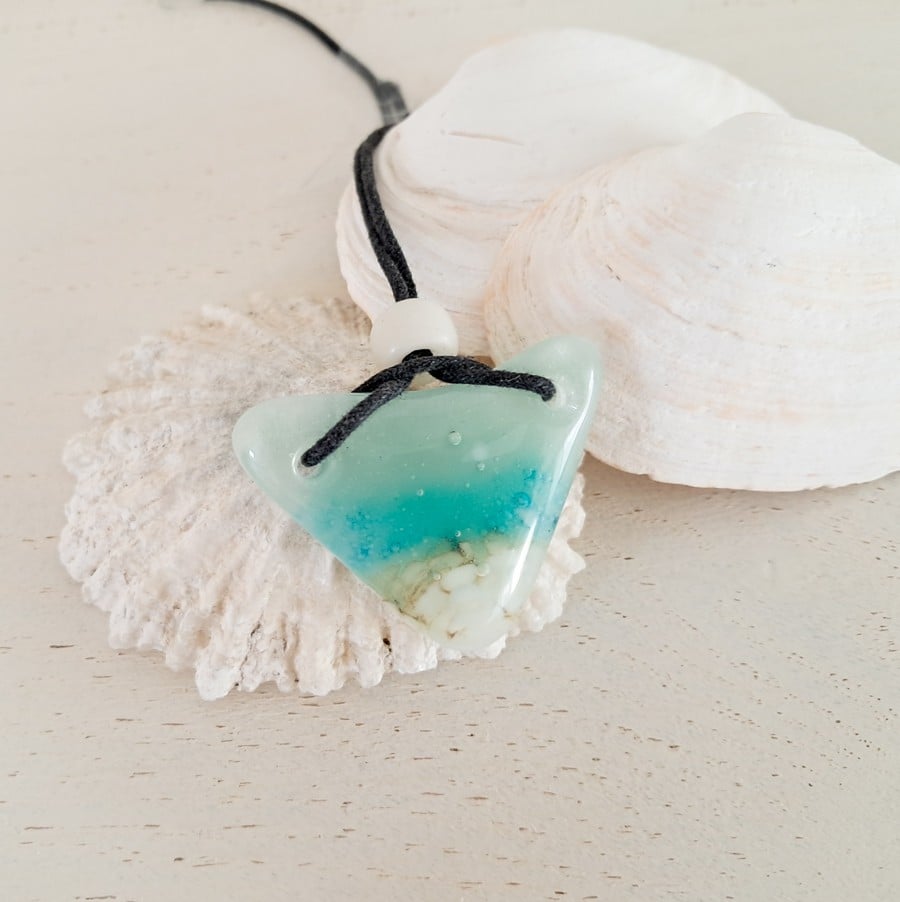 Oceaan - zee hanger ketting: handgemaakt aqua blauw glazen sieraad, m… - 154333 Oceaan - zee hanger ketting: handgemaakt aqua blauw glazen sieraad, medaillon, op zee geïnspireerd betekenisvol cadeau