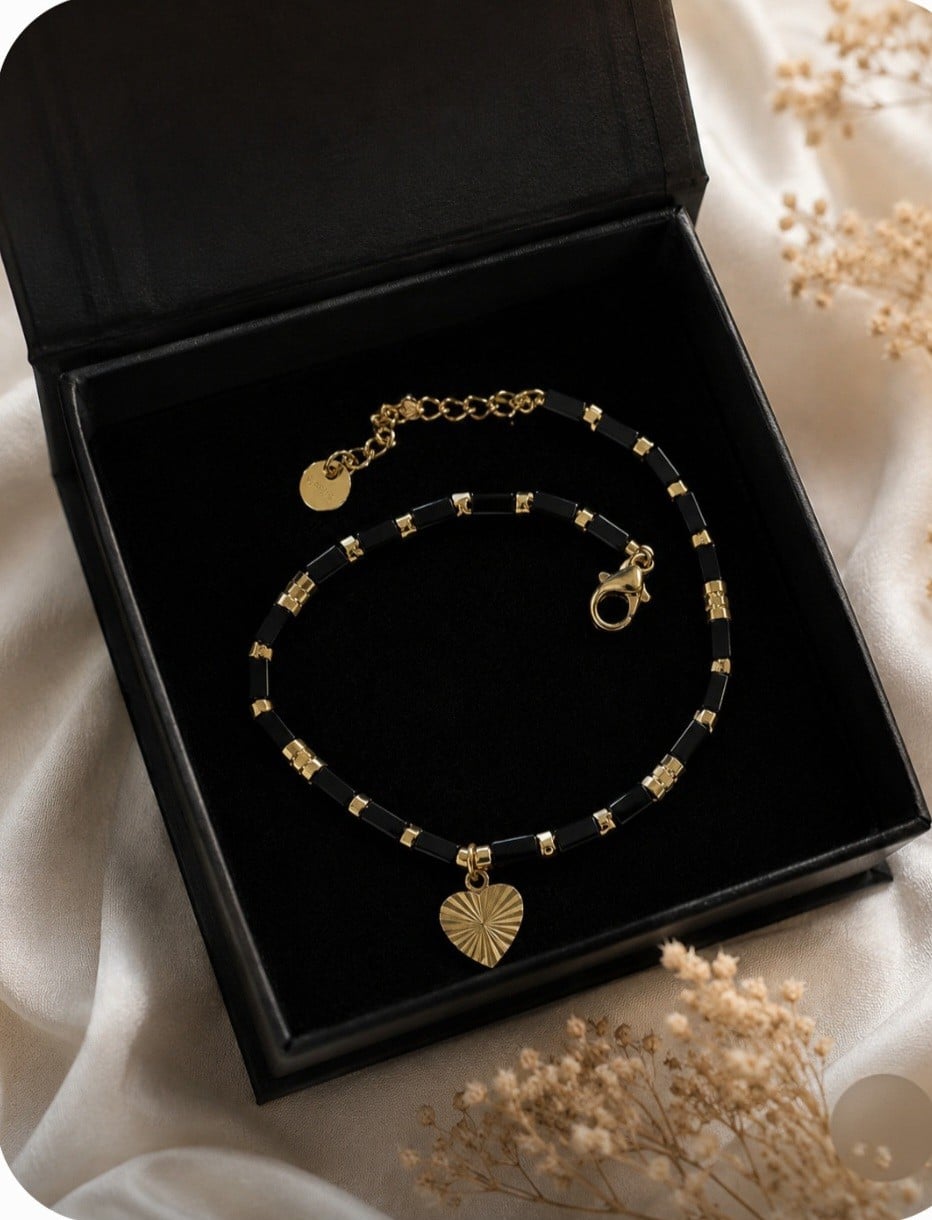 Elegante armband met zwarte Agaat & hartje – RVS 16K verguld - 147272 Elegante armband met zwarte Agaat & hartje – RVS 16K verguld