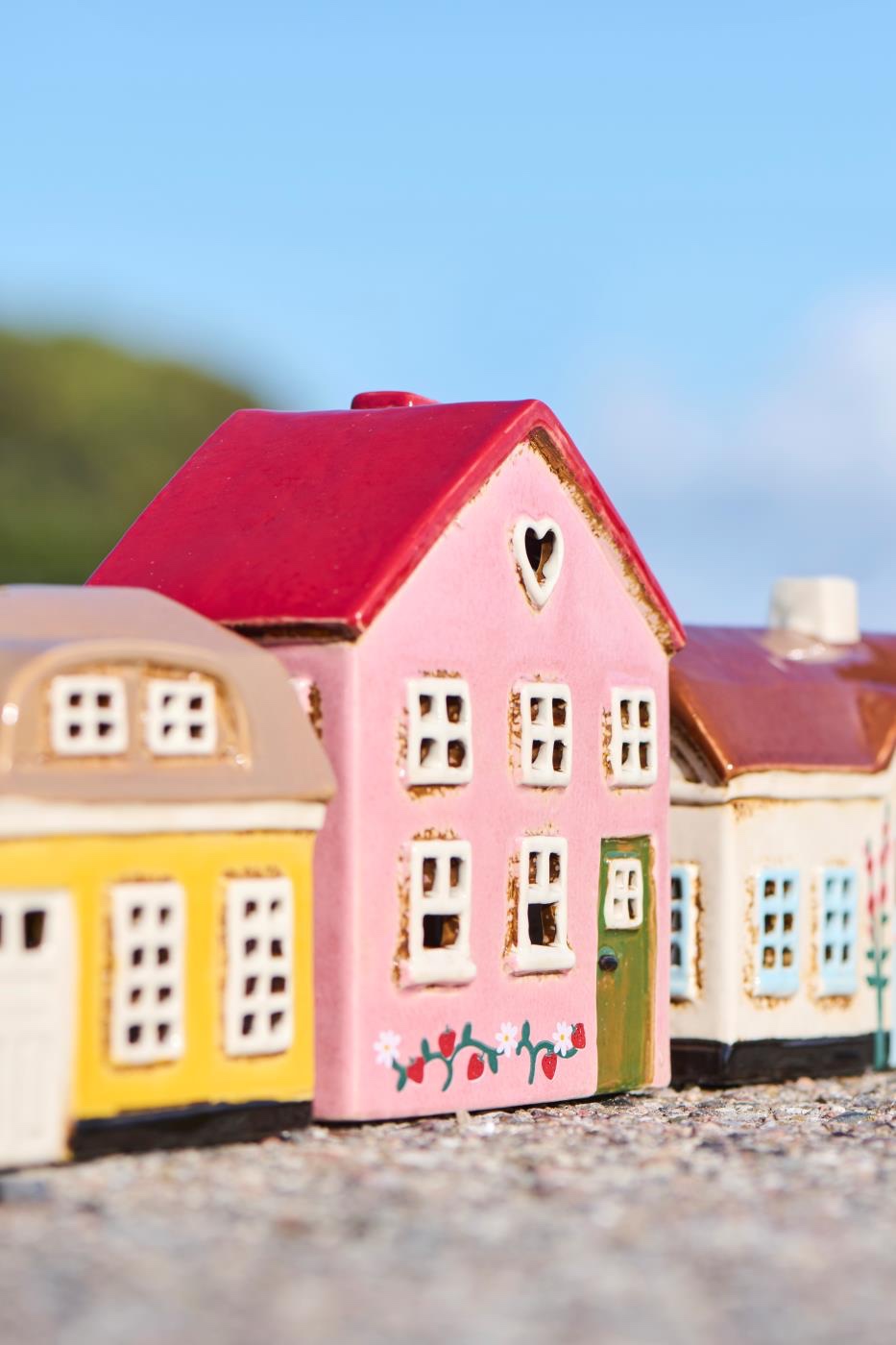 Keramieken Huisje Roze met Aardbeienplant