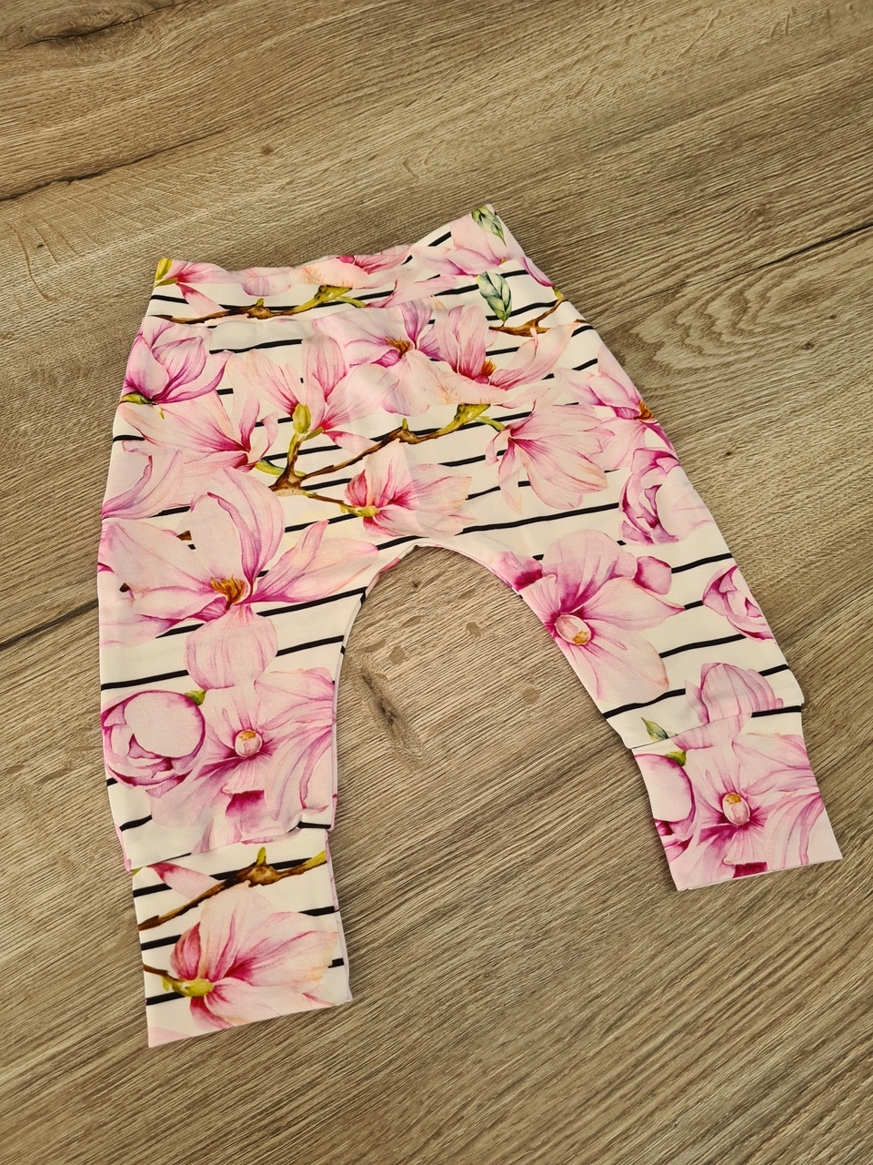 2022092513-65396237-3933-3133-3031-383034393539-v3.jpeg Broekje - harembroekje- magnolia's - strepen