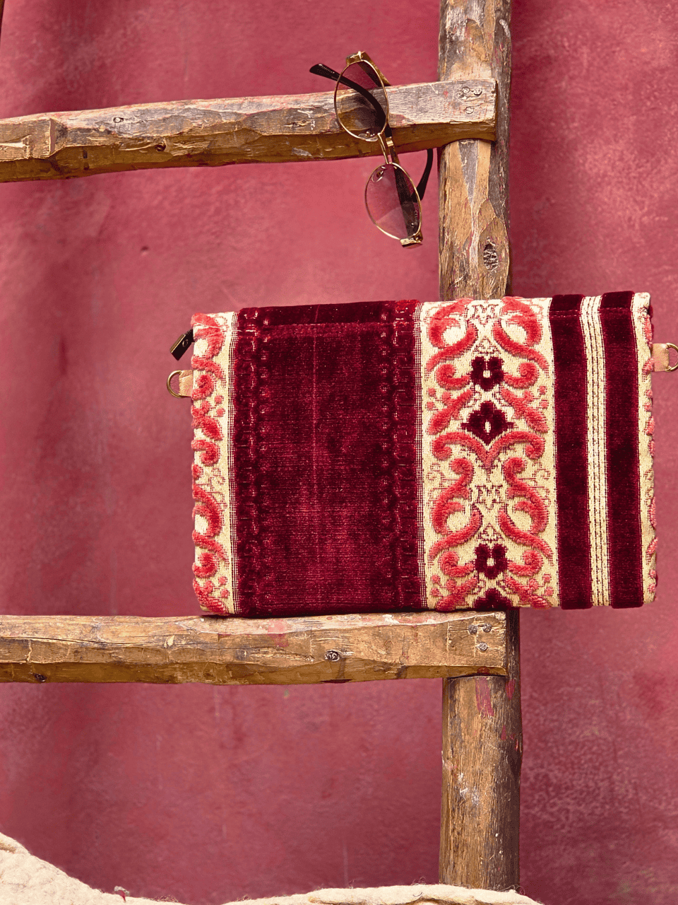 Atlas Piedra Bag - Berry