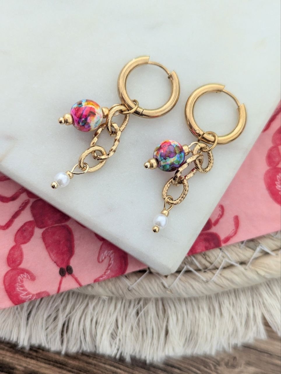 Colourpop oorbellen goud - 56076.jpeg Colourpop oorbellen goud