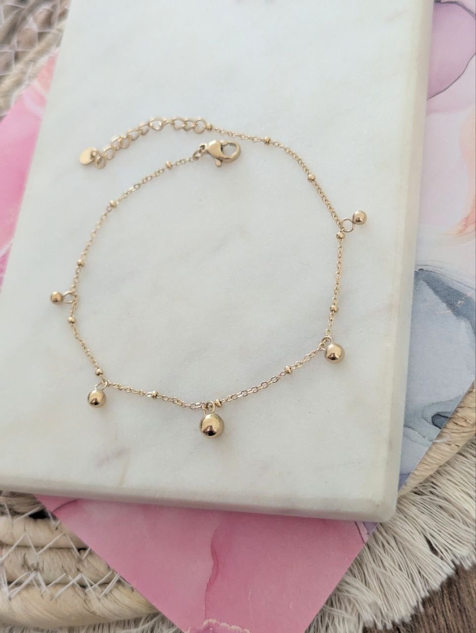 Tiny Dot Charm armband goud