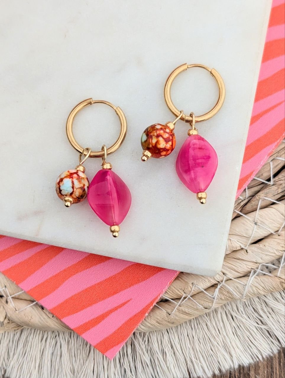 Triangle stone oorbellen - in 2 kleuren