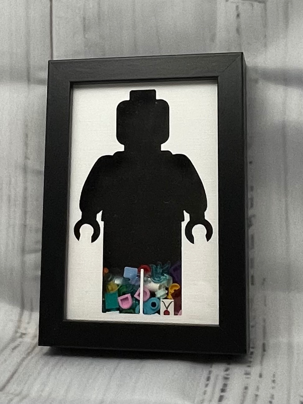 Geef je LEGO reservesteentjes een podium – Unieke minifiguur display fotolijst (10x15 cm) voor LEGO fans!
